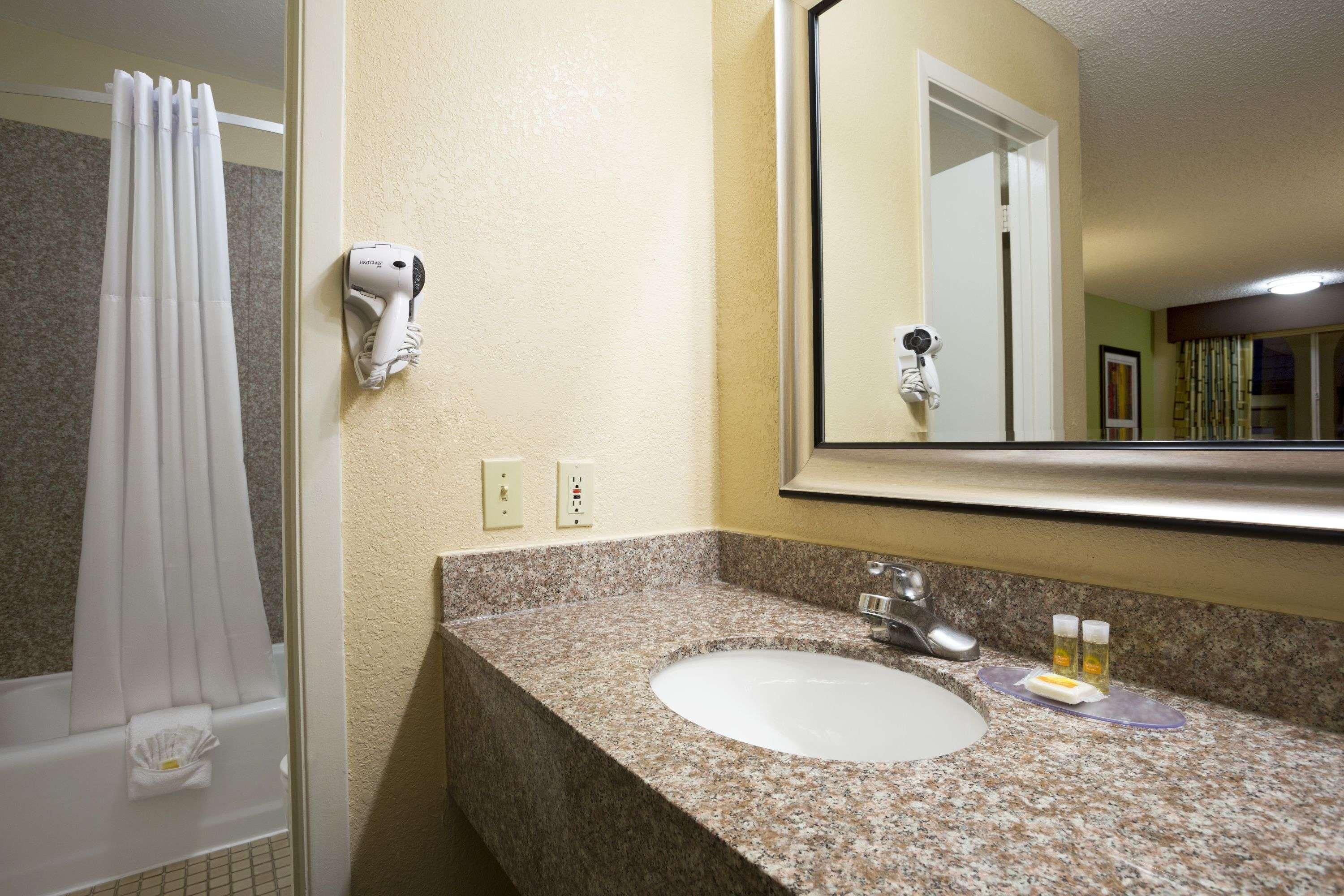 Days Inn By Wyndham Dallas Irving Eksteriør bilde